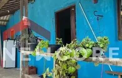 Imagem: A casa possui 3 Dormitórios, 3 Banheiros, 2 Vagas na garagem