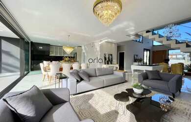 Imagem: Casa mobiliada e decorada com 5 suítes e piscina à venda