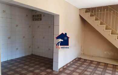 Imagem: A casa possui 2 Dormitórios, 2 Banheiros, 4 Vagas na garagem