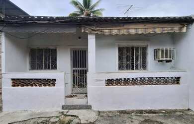 Imagem: A casa possui 3 Dormitórios, 2 Banheiros, 110m² de Área e