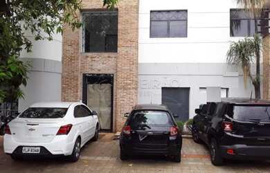 Imagem: O depósito possui 5 Vagas na garagem, 250m² de Área e está