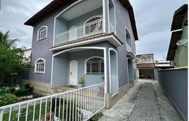 Imagem: A casa em condomínio possui 5 Dormitórios, 4 Banheiros, 4