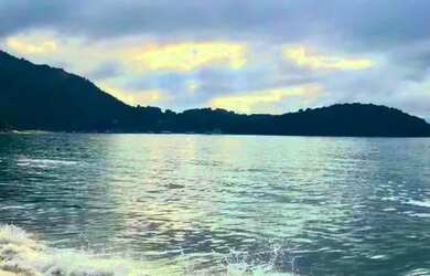 Imagem 1: Praia de Garatucaia, Temporada, Anual, Venda A casa fica junto à Praia, Angra dos Reis