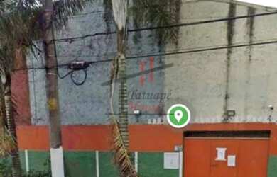 Imagem: O depósito possui 1.100m² de Área e está localizado em