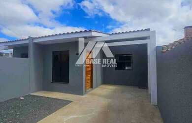 Imagem: A casa possui 3 Dormitórios, 1 Banheiro, 2 Vagas na garagem