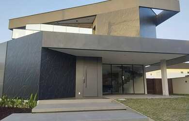 Imagem: A casa em condomínio possui 5 Dormitórios, 5 Banheiros, 5