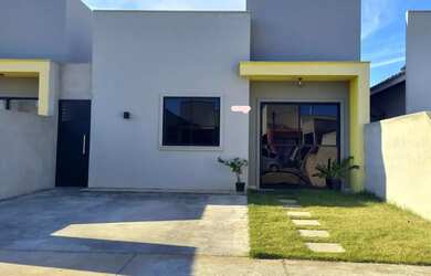 Imagem: A casa em condomínio possui 2 Dormitórios, 1 Banheiro, 2 Vagas