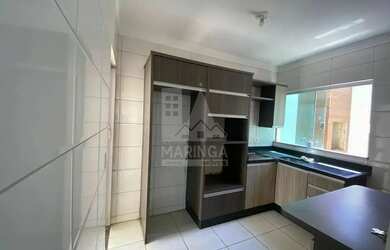 Imagem: A casa possui 3 Dormitórios, 2 Banheiros, 1 Vaga na garagem