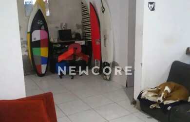 Imagem: A casa possui 3 Dormitórios, 2 Banheiros, 1 Vaga na garagem