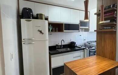 Imagem: O apartamento possui 2 Dormitórios, 1 Banheiro, 1 Vaga na garagem