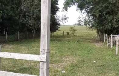 Imagem: O terreno possui 340m² de Área e está localizado em Santo