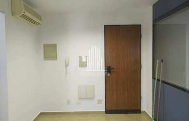 Imagem: O depósito possui 2 Vagas na garagem e 47m² de Área e está