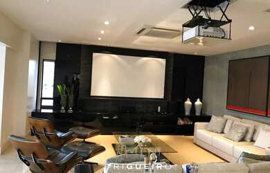 Imagem: O apartamento possui 4 Dormitórios, 3 Vagas na garagem, 412m²