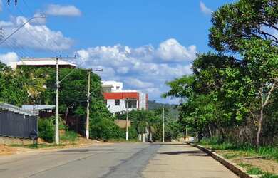 Imagem: O terreno possui 1.000m² de Área e está localizado em Lagoa
