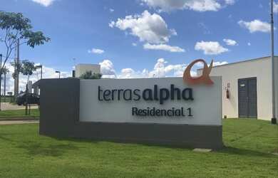 Imagem: O terreno possui 300m² de Área e está localizado em Terras