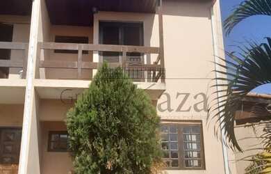 Imagem: A casa em condomínio possui 2 Dormitórios, 2 Banheiros, 2