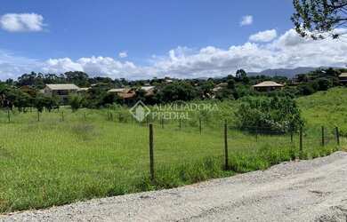 Imagem: O terreno possui 561m² de Área e está localizado em Ibiraquera