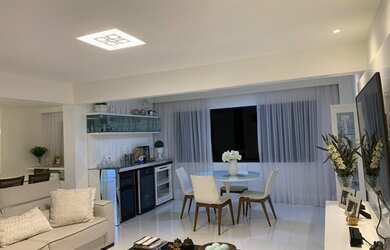 Imagem: O apartamento possui 5 Dormitórios, 5 Banheiros, 2 Vagas na