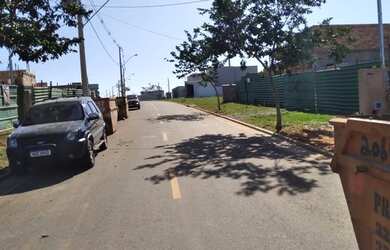 Imagem: O terreno possui 304m² de Área e está localizado em Terras