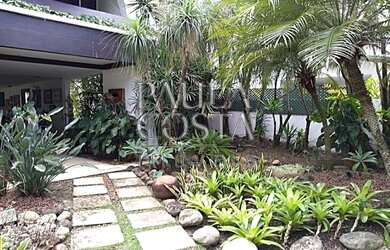 Imagem: A casa em condomínio possui 5 Dormitórios, 1 Banheiro, 5 Vagas