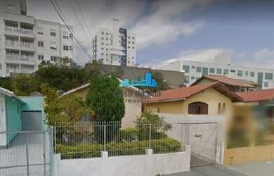 Imagem: A casa possui 2 Banheiros, 130m² de Área e está localizado