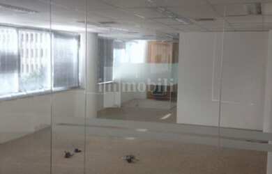 Imagem: O depósito possui 4 Vagas na garagem, 120m² de Área, Imóvel