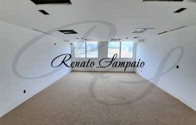 Imagem: O depósito possui 2 Vagas na garagem, 372m² de Área e está