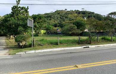 Imagem 3: Maravilhoso terreno de 1418 M2, à 50 metros do mar localizado na Praia...