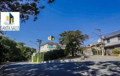 Imagem: A casa possui 4 Dormitórios, 4 Banheiros, 5 Vagas na garagem