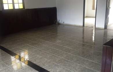 Imagem: A casa em condomínio possui 4 Dormitórios, 2 Banheiros, 1