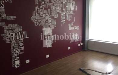 Imagem: O depósito possui 4 Vagas na garagem e 200m² de Área e está