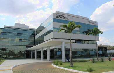 Imagem: O depósito possui 1 Vaga na garagem, 33m² de Área e está