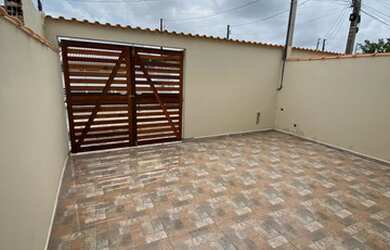 Imagem 4: ACEITA FGTS - Casa com churrasqueira e piscina LEIA A DESCRIÇÃO COM...