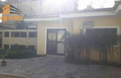 Imagem: A casa possui 5 Dormitórios, 1 Banheiro, 594m² de Área e