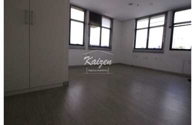 Imagem: O depósito possui 1 Vaga na garagem e 40m² de Área e está