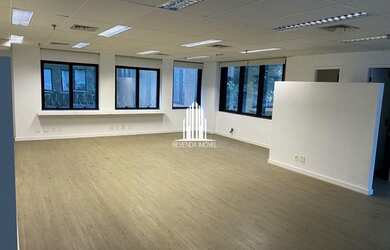 Imagem: O depósito possui 92m² de Área e está localizado em Bairro