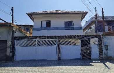 Imagem: A casa possui 2 Dormitórios, 1 Banheiro, 1 Vaga na garagem