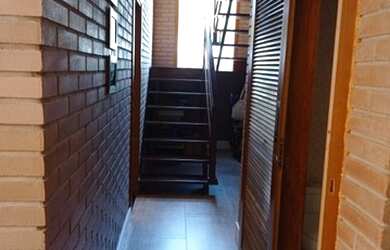 Imagem 10: Casa de vila para venda possui 415 metros quadrados com 5 quartos