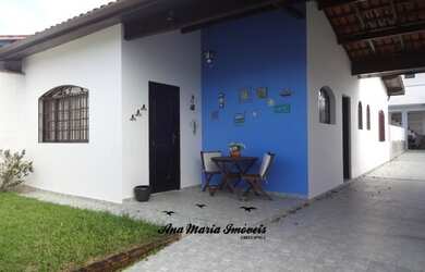 Imagem: A casa possui 5 Dormitórios, 5 Banheiros, 4 Vagas na garagem