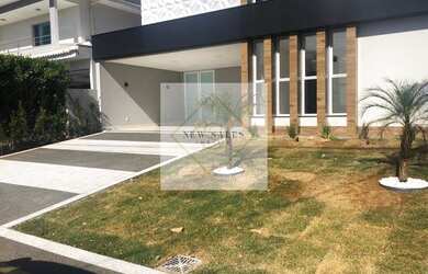 Imagem: A casa em condomínio possui 4 Dormitórios, 5 Banheiros, 4