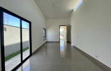 Imagem: A casa em condomínio possui 3 Dormitórios, 4 Banheiros, 4