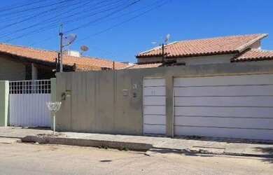 Imagem: A casa possui 1 Dormitório, 1 Banheiro, 2 Vagas na garagem