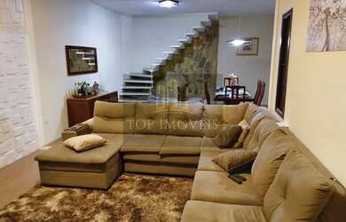 Imagem: A casa possui 3 Dormitórios, 3 Banheiros, 5 Vagas na garagem