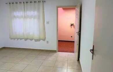 Imagem: O apartamento possui 2 Dormitórios, 1 Banheiro, 80m² de Área