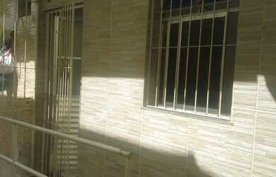 Imagem: A casa possui 1 Dormitório, 1 Banheiro e 30m² de Área e está