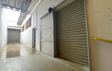 Imagem: O depósito possui 430m² de Área e está localizado em Jardim