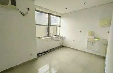 Imagem: O depósito possui 1 Vaga na garagem, 145m² de Área e está