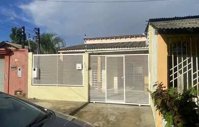 Imagem: A casa possui 1 Dormitório e está localizado em Asa Branca