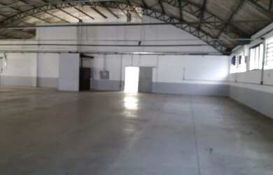 Imagem: O depósito possui 5 Vagas na garagem e 2720m² de Área e está