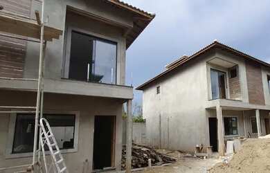 Imagem: A casa possui 2 Dormitórios, 1 Banheiro, 1 Vaga na garagem